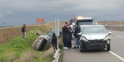 Sivas-Kayseri kara yolunda zincirleme kaza 6 kişi yaralı