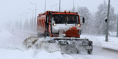 Sivas'ta 124 köy yolunda kar nedeniyle ulaşım sağlanamıyor