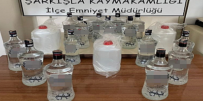 Sivas'ta bir iş yerinde sahte içki ve etil alkol ele geçirildi