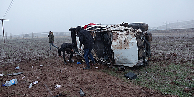 Sivas'ta devrilen pikaptaki 5 kişi yaralandı