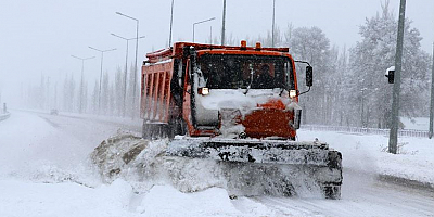 Sivas'ta kardan kapanan 470 köy yolunda ulaşım sağlanamıyor
