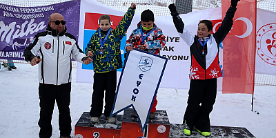 Snowboard 1. Etap Yarışları Erciyes'te tamamlandı