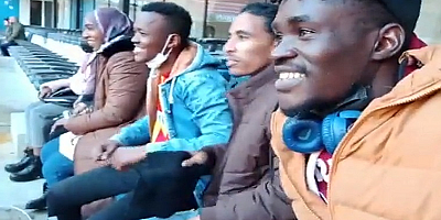Sudanlı öğrencilerin Kayserispor'a destek tezahüratı sosyal medyada ilgi gördü