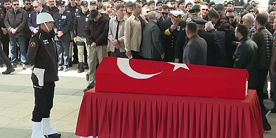  Suriye'deki patlamada şehit olan polis memuru Özgür Barçın, son yolculuğuna uğurlandı