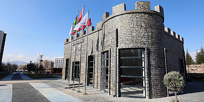 Şuşa Azerbaycan Evi'nde açılış heyecanı