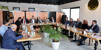 Talas Belediye Başkanı Yalçın mahalle muhtarlarıyla bir araya geldi