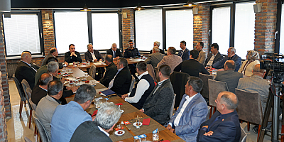 Talas Belediye Başkanı Yalçın ve Kaymakam Dönmez muhtarlarla bir araya geldi