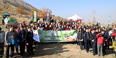 Talas Belediyesi tarafından düzenlenen etkinlikte 3333 adet fidan toprakla buluştu