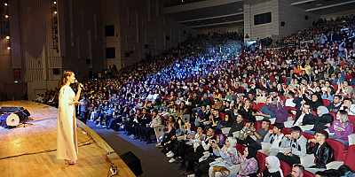 Talas Festivali’nde muhteşem Elif Buse Doğan konseri