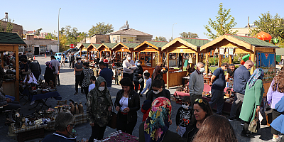 Talas'ın vageçilmezi Antika pazarı hız kesmeden devam