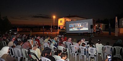 Talas kırsalında yazlık sinama gösterimi