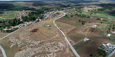Talas kırsalında yollar genişliyor