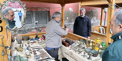 Talas'ta antika pazarında alış veriş keyfi