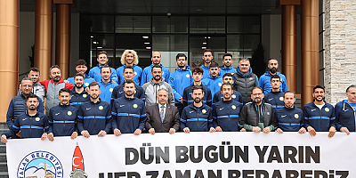 Talasgücü Belediyespor, şampiyonluğu kutlamak yerine deprem bölgesine gönül almaya gittiler