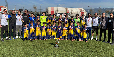  Talasgücü U14 futbol takımı Türkiye Şampiyonu oldu