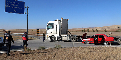 Tırla çarpışan otomobildeki biri çocuk, 3 kişi yaralandı