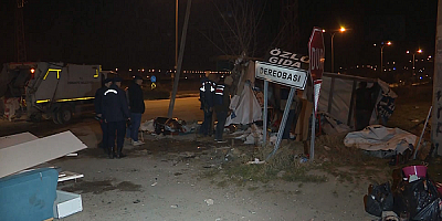 Trafik kazasında 2 kişi öldü, 2 askeri personel yaralandı