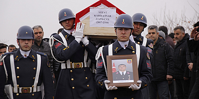 Trafik kazasında yaşamını yitiren uzman çavuş toprağa verildi