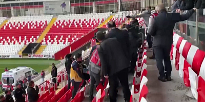  Tribünde kalp krizi geçiren taraftar öldü
