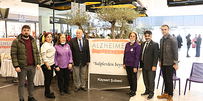 Türkiye Alzaymır Derneği Kayseri Şubesinden tanıtım standı
