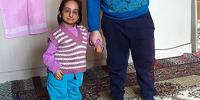 Türkiye'nin en kısa boylu kadını Elif Kocaman hayatını kaybetti