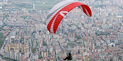 Türkiye Yamaç Paraşütü Hedef Şampiyonası 1. etabı Kayseri'de yapıldı