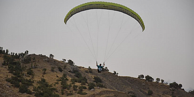 Türkiye Yamaç Paraşütü Hedef Şampiyonası Kayseri'de düzenlenecek