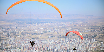 Paraşüt şampiyonasına hava muhalefeti