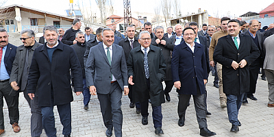 Vali Çiçek ile Başkan Büyükkılıç Develi'de yapımı tamamlanan grup yolunu inceledi