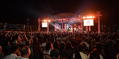 Valilik ve Büyükşehir'den TRT Sanatçıları Şehir Konserleri ile Kayseri'ye Unutulmaz Müzik Ziyafeti