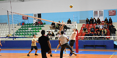Yahyalı'da voleybol turnuvası düzenlendi