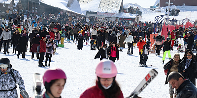 Yarıyıl tatilinin son gününde Erciyes'te yoğunluk yaşanıyor
