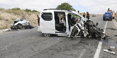 Yozgat'ta iki aracın çarpıştığı kazada 2 kişi öldü, 4 kişi yaralandı