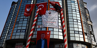Zafer Partisi Genel Başkanı Ümit Özdağ, Sivas'ta il başkanlığı binasının açılışını yaptı