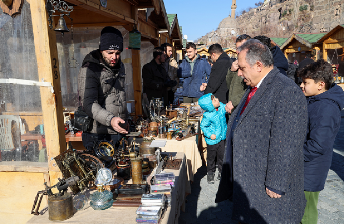 Talas Antika Pazarı tarihi eser meraklılarını ağırlamaya hazırlanıyor