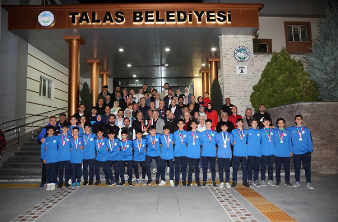 Talas Sporcu Fabrikası göğüs kabartıyor