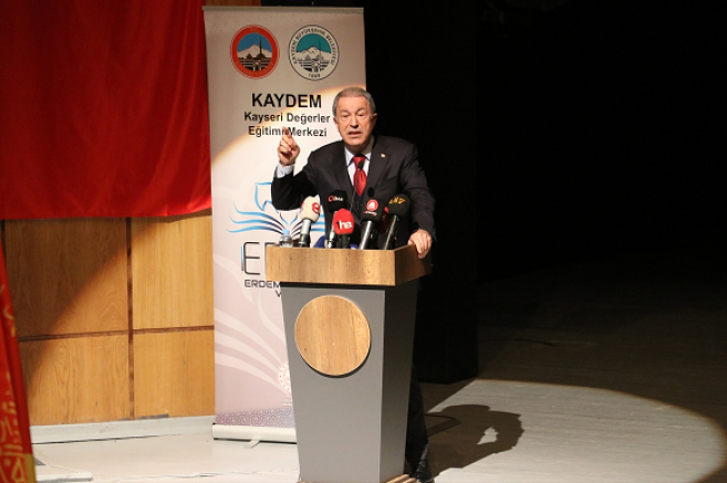 TBMM Milli Savunma Komisyonu Başkanı Akar, Kayseri’de sempozyumda konuştu